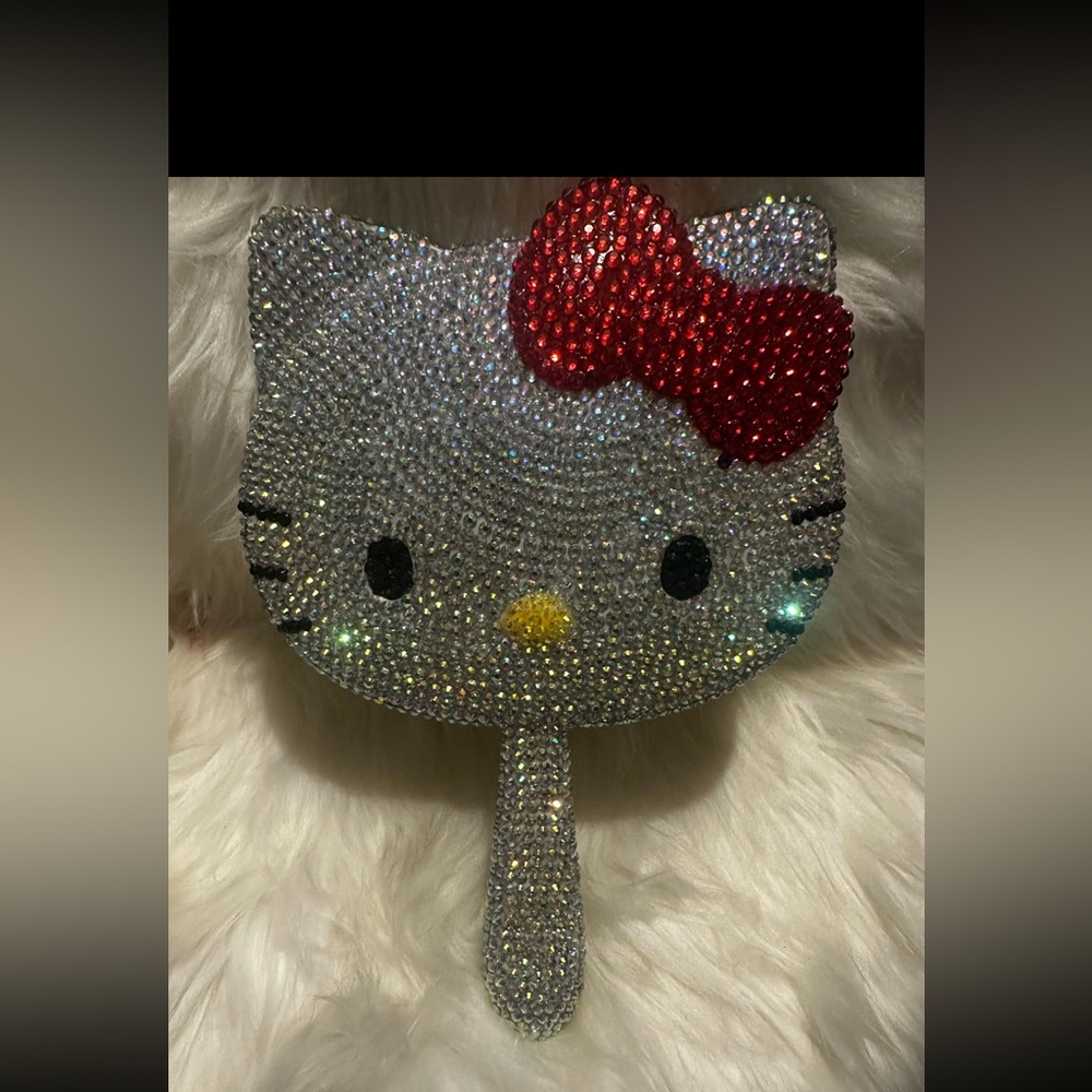 Customized Handheld Hello Kitty Mirror - Picture 3 of 3